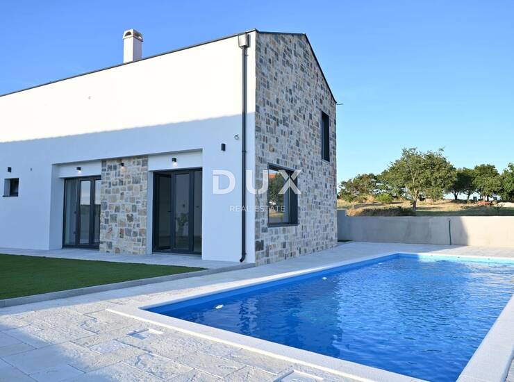 ZADAR, VISOČANE - Meditreranska, elegantna kuća s bazenom u mirnom okruženj