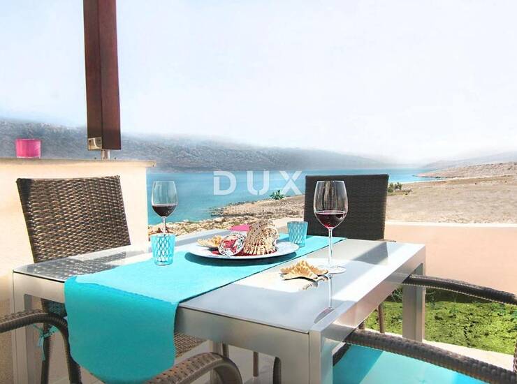 Ražanac, 1. red do mora, zgrada sa 6 apartmana, 400 m² — fotografija 2