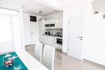 Ražanac, 1. red do mora, zgrada sa 6 apartmana, 400 m² — fotografija 3