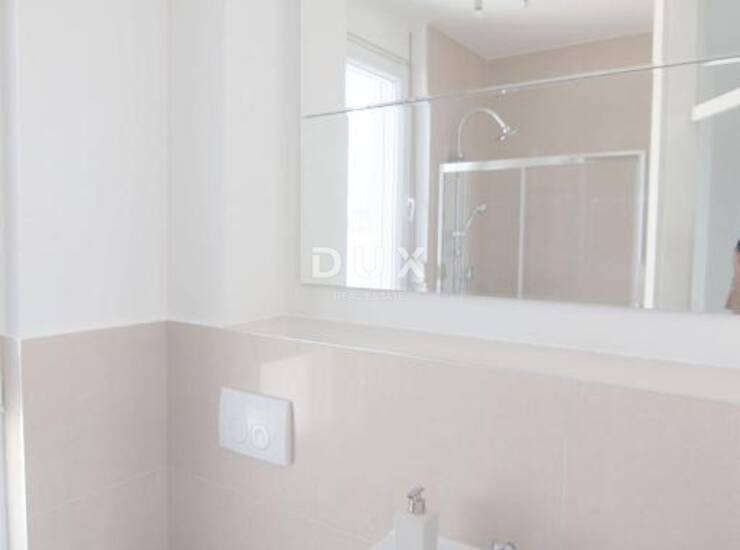 Ražanac, 1. red do mora, zgrada sa 6 apartmana, 400 m² — fotografija 6