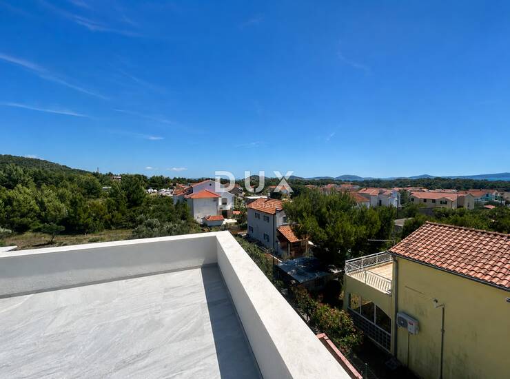 Tribunj, Sovlje, 3-soban stan, 110,79 m², krovna terasa — fotografija 5
