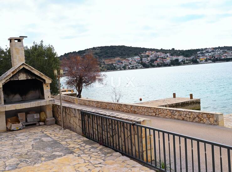 Rogoznica, Zatoglav, kuća, 400 m2, 1. red do mora, mol — fotografija 6