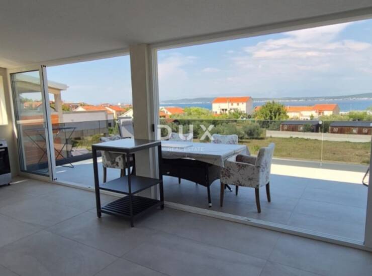 Pašman, Banj, kuća, 250 m2, 3 etaže, 100 m od plaže — fotografija 2