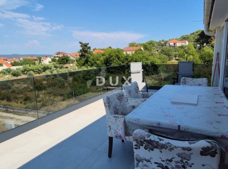 Pašman, Banj, kuća, 250 m2, 3 etaže, 100 m od plaže — fotografija 6