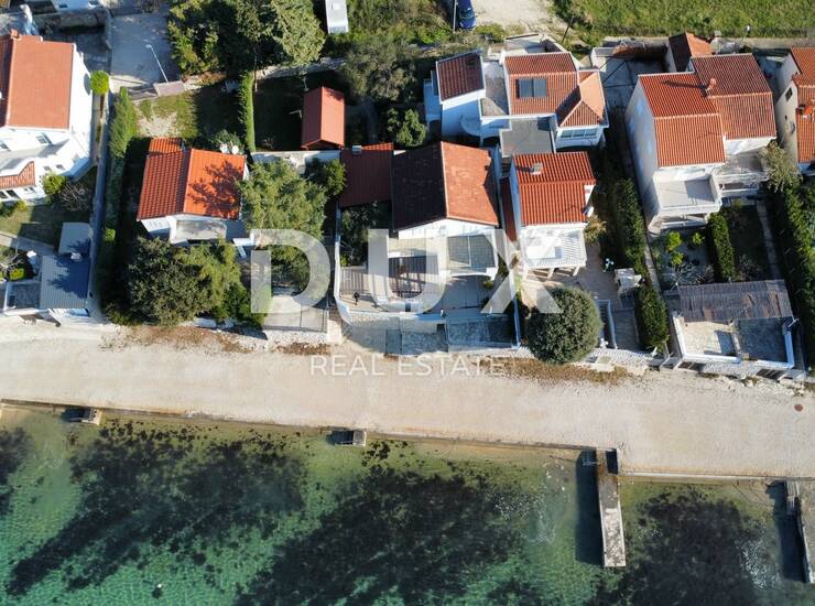 BIOGRAD, SVETI PETAR - Predivna kuća za odmor 1. red do mora — fotografija 3