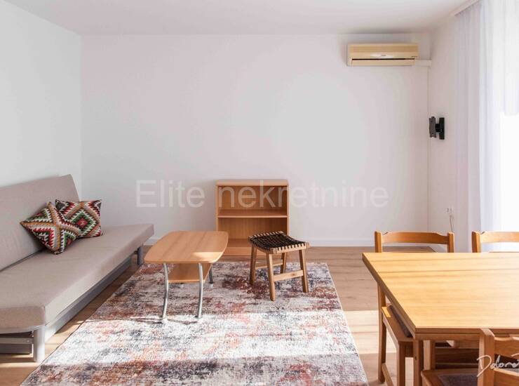 OPATIJA! Prekrasan stan 60 m² s balkonom i pogledom na more