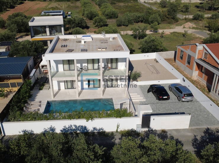 Villa sa bazenom i pogledom na more prodaja — fotografija 2