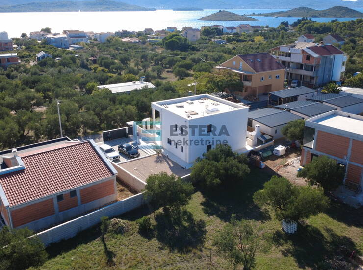 Villa sa bazenom i pogledom na more prodaja — fotografija 4