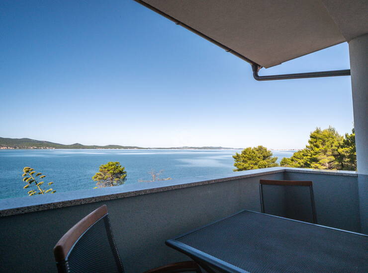 Hrvatska, Zadar, Sveti Petar na Moru, Apartmanska kuća u prvom redu do mora na