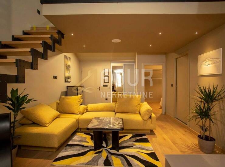 Istra, Rovinj - stara jezgra, 45.67m2, moderan stan s galerijom!