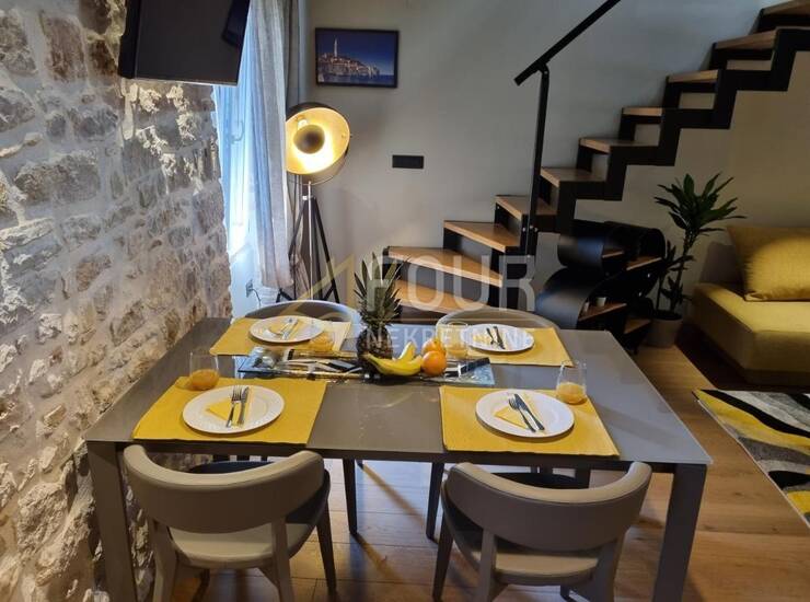 Istra, Rovinj - stara jezgra, 45.67m2, moderan stan s galerijom! — fotografija 3