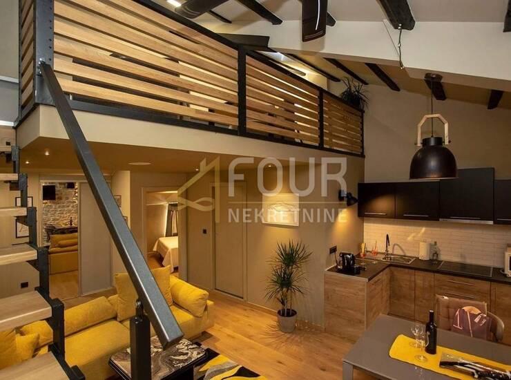 Istra, Rovinj - stara jezgra, 45.67m2, moderan stan s galerijom! — fotografija 5