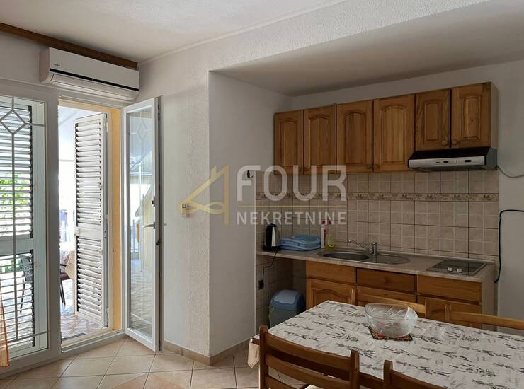 Dalmacija, Tribunj, 3 apartmana, 114m2, terasa — fotografija 3