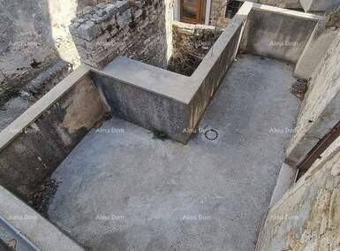 Kuća, Buje 300m² - 257.000 € | SveHrNekretnine