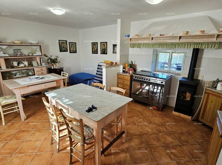 Prodaje se tradicionalna kamena kuća u nizu ukupne površine 160 m², smje... — fotografija 2