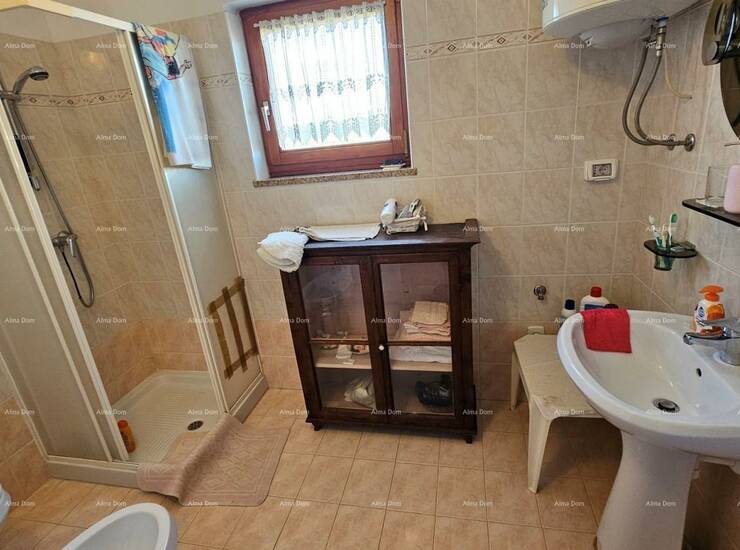 Prodaje se tradicionalna kamena kuća u nizu ukupne površine 160 m², smje... — fotografija 5