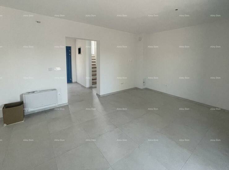 Na prodaju je uređena kuća u nizu ukupne stambene površine 125 m², smje... — fotografija 4