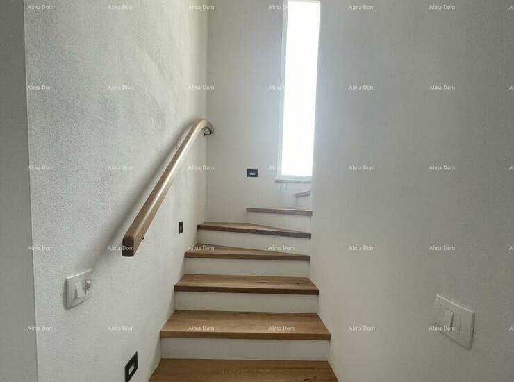 Na prodaju je uređena kuća u nizu ukupne stambene površine 125 m², smje... — fotografija 6