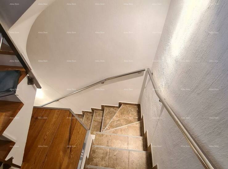 Fažana!
U samom srcu Fažane, staroj jezgri  u ponudi je renovirana istars... — fotografija 4
