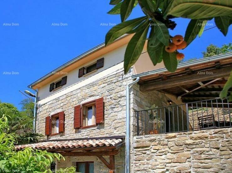 Prodajemo kuću sa pogledom na Motovun!

Kamena kuća sa bazenom i panorams... — fotografija 2