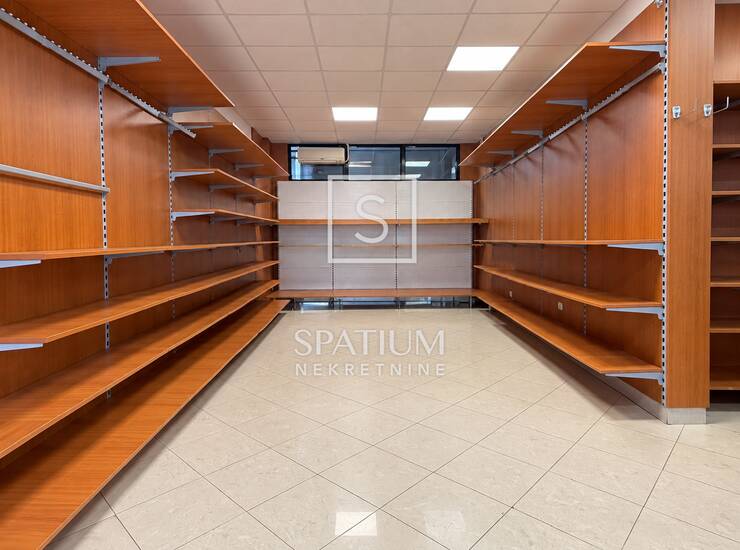VUKOVAR-CENTAR, PRODAJA POSLOVNOG PROSTORA 53,50 m2 — fotografija 4