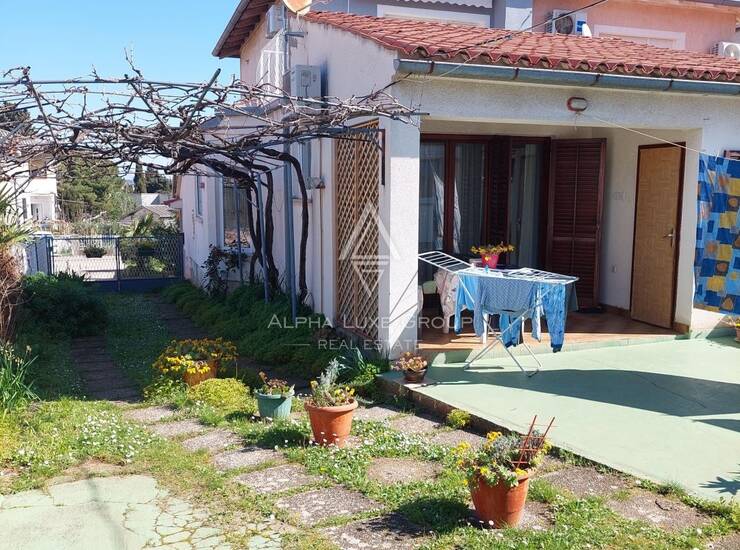 Istra, Pula, kuća sa stanom, garažom i vrtom