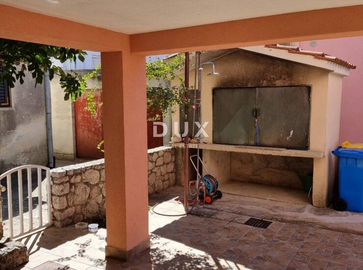 Šibenik, Bilice, kuća, 130 m², prvi red do plaže — fotografija 4