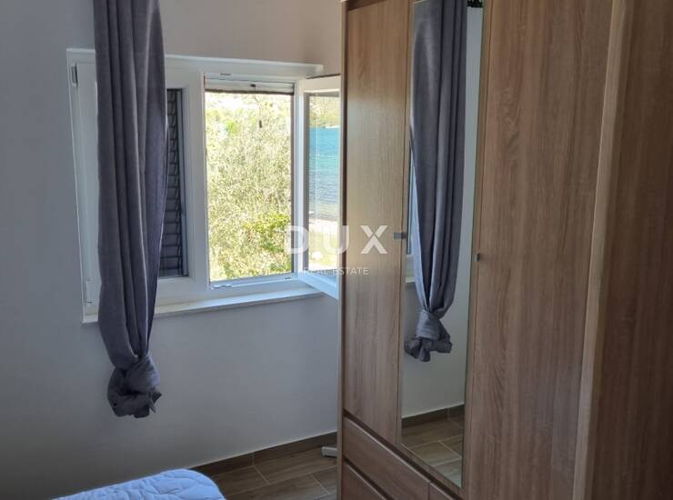 Šibenik, Bilice, kuća, 130 m², prvi red do plaže — fotografija 5