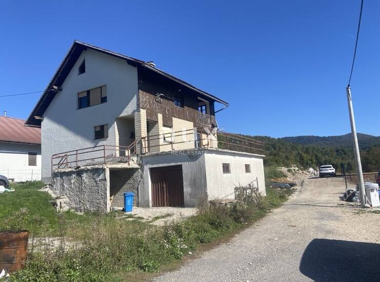Gorski kotar, Mrkopalj, kuća 350 m2, 1100 m2 okućnica — fotografija 2