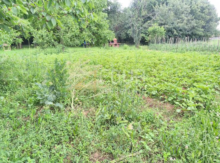 Kastav, 1.720m2, zemljište - 1200m2 u građevinskom području
