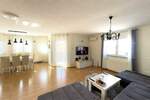 Prodajemo kuću sa dva stana u okolici Pule. 

Veći stan se sastoji od kup... — fotografija 7