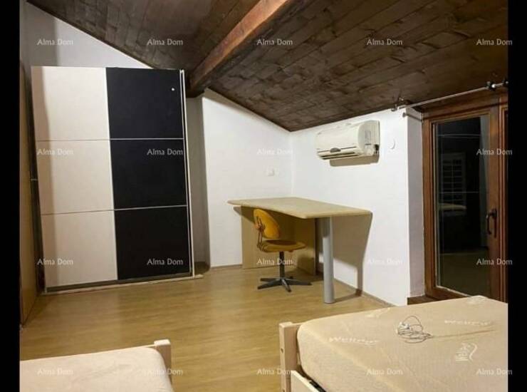 Prodaje se stan površine 130 m2, Buzet.
Stan ima posebni ulaz, na prvom ka... — fotografija 7