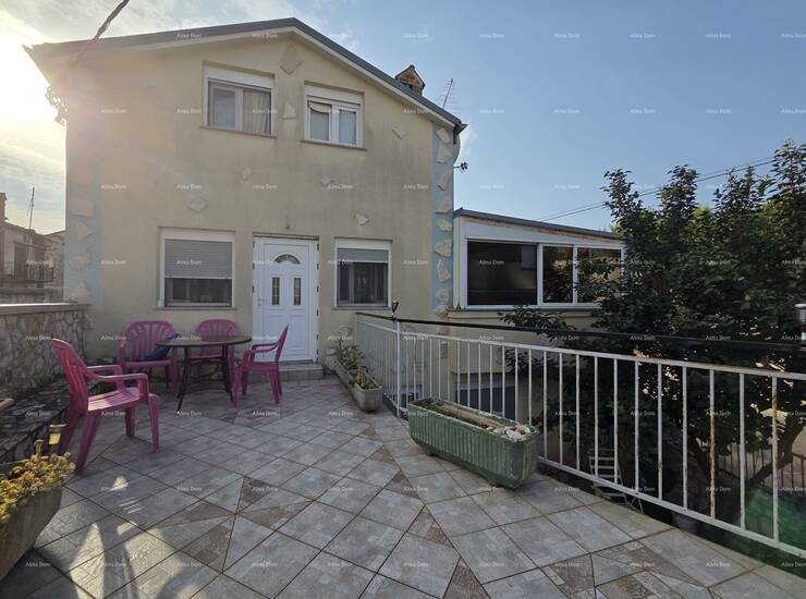 Prodaje se  kuća u Ližnjanu ukupne stambene površine 168 m², raspoređe... — fotografija 2