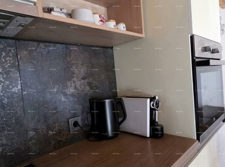 Na prodaju je potpuno renovirana kamena kuća površine 170 m², smještena... — fotografija 5