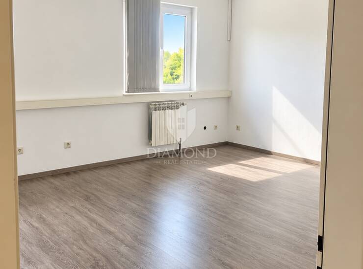 Poslovni prostor, Remetinec, velioki parking, najam — fotografija 3