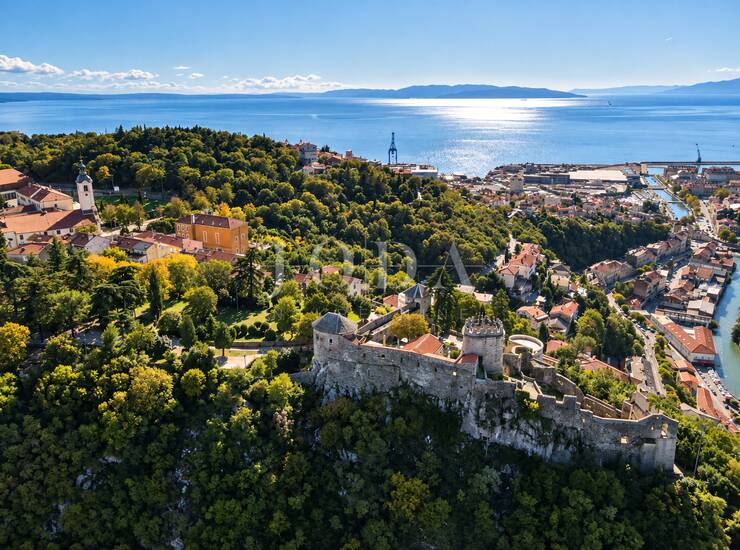 Novogradnja Trsat – 3S+DB s terasom i balkonom, 2.kat
