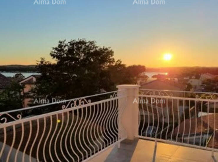 MEDULIN, POŠESI – MODERNA KUĆA S 4 SPAVAĆE SOBE I POGLEDOM NA MORE

Na... — fotografija 3