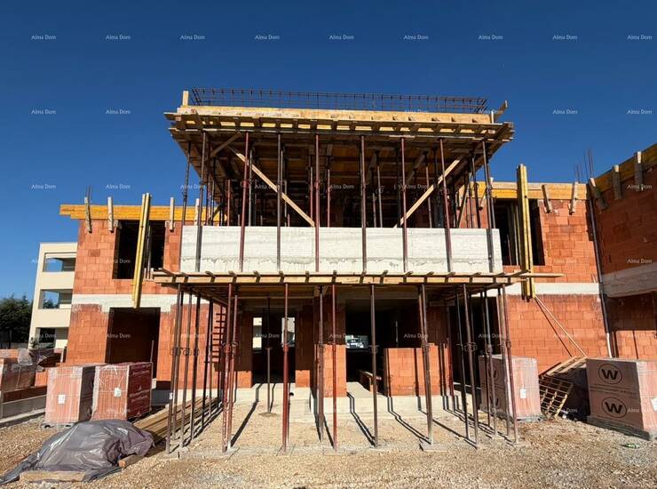 NOVOGRADNJA – MANJI STAMBENI KOMPLEKS U IZGRADNJI (3 ZGRADE U NIZU)

Na p...