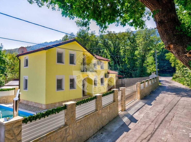Bribir, Samostojeća kuća sa bazenom, 110m2 — fotografija 3