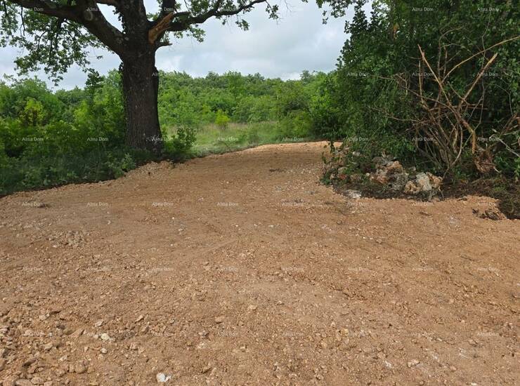 Prodaje se građevinsko zemljište površine 681 m² u mirnom naselju u bli... — fotografija 4