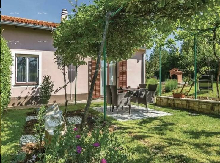 Na prodaju je lijepa katnica s bazenom smještena u mirnom okruženju, u bl... — fotografija 5