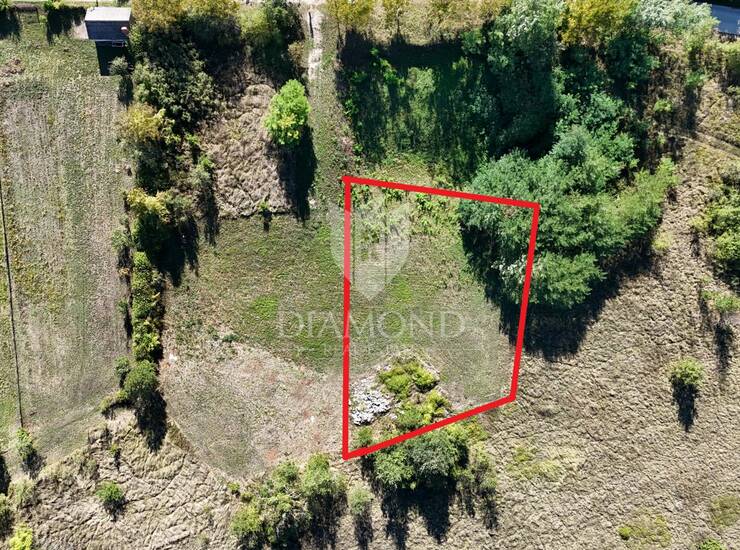 Labin, okolica, građevinsko zemljište s projektom prizemnice s bazenom — fotografija 4