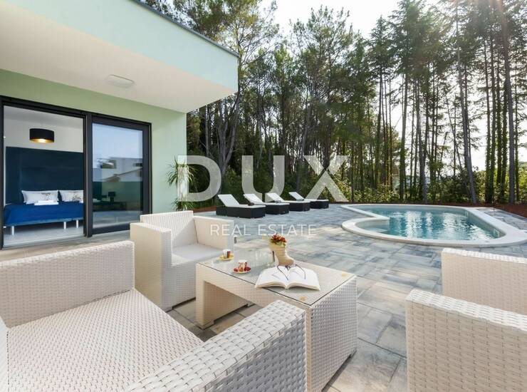 Istra, Rovinj, moderna prizemnica, 110 m2, bazen, 800 metara od mora