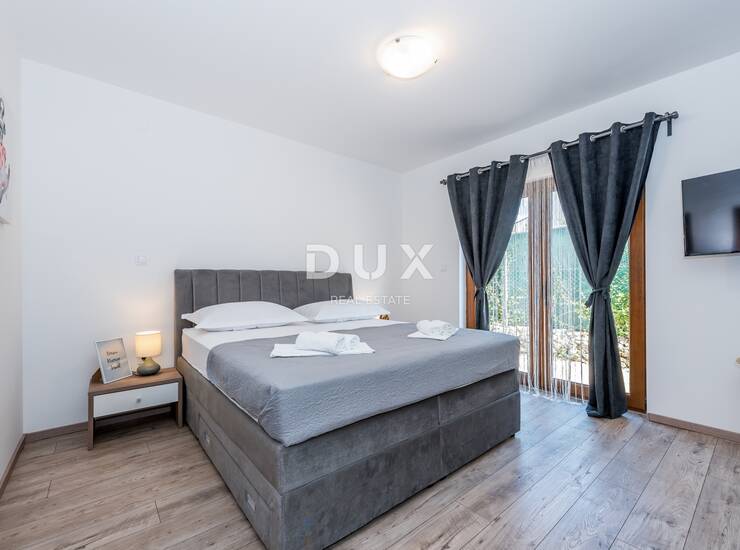  Bilice, vila s bazenom, 171,30 m² — fotografija 5