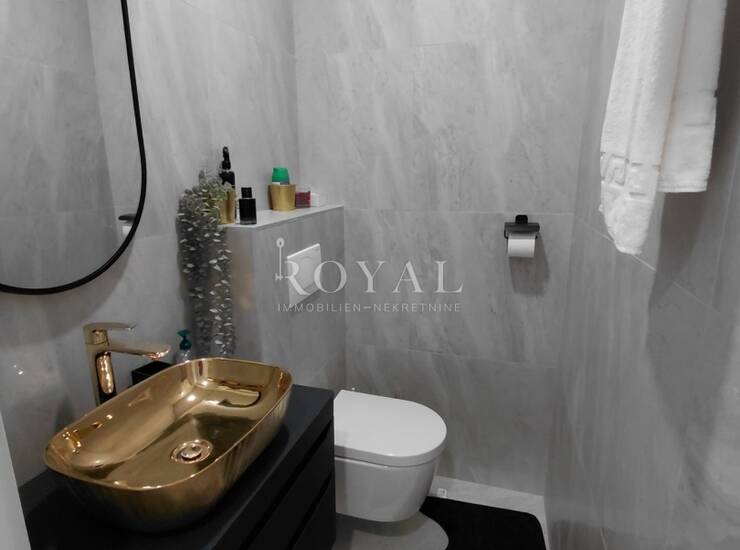 OPATIJA - Komforan stan 153m2 sa prekrasnim dvorištem i pogledom — fotografija 6