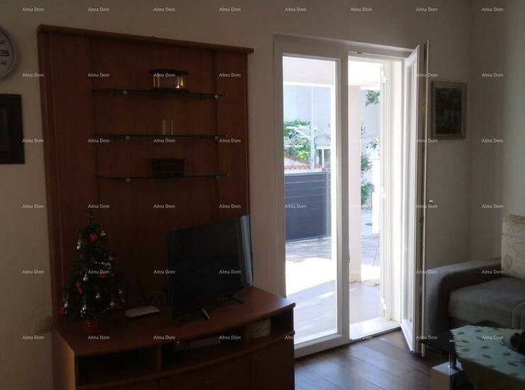 U srcu Medulina, na samo 120 metara od predivnog mora, nalazi se ova modern... — fotografija 5