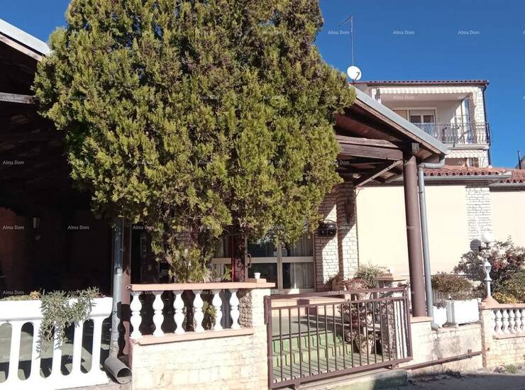 Prodaja kuće s apartmanima u Puli  blizu mora, s pogledom na more.
Ova atr... — fotografija 2