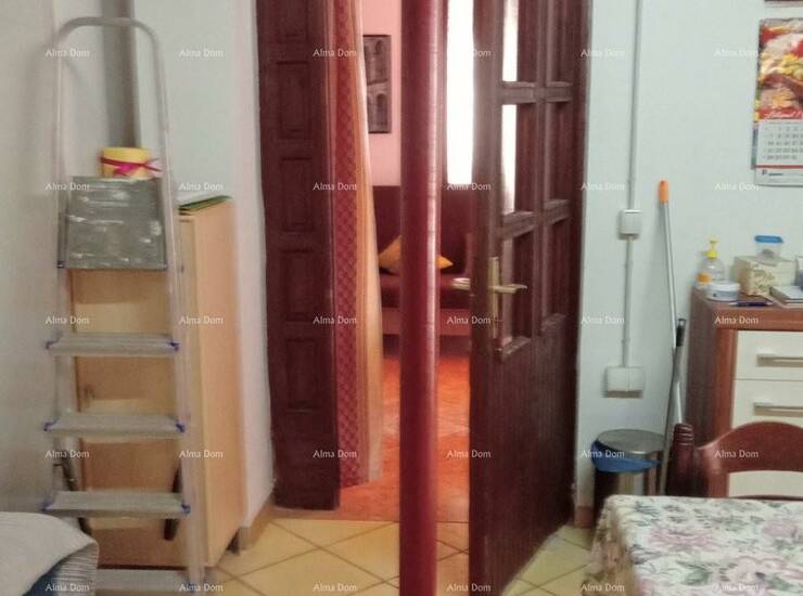 Prodaja kuće s apartmanima u Puli  blizu mora, s pogledom na more.
Ova atr... — fotografija 4
