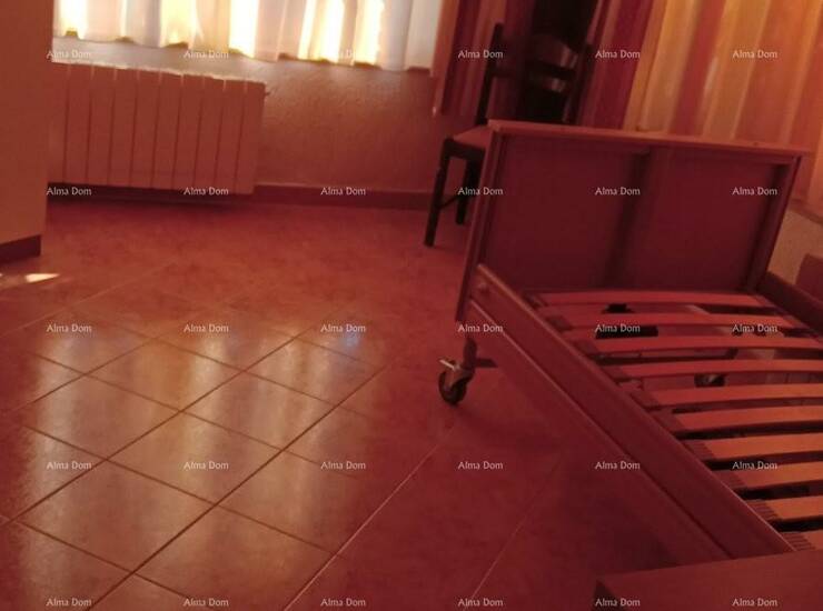 Prodaja kuće s apartmanima u Puli  blizu mora, s pogledom na more.
Ova atr... — fotografija 8