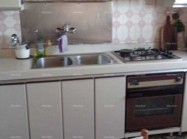 Prodaja kuće s apartmanima u Puli  blizu mora, s pogledom na more.
Ova atr... — fotografija 10